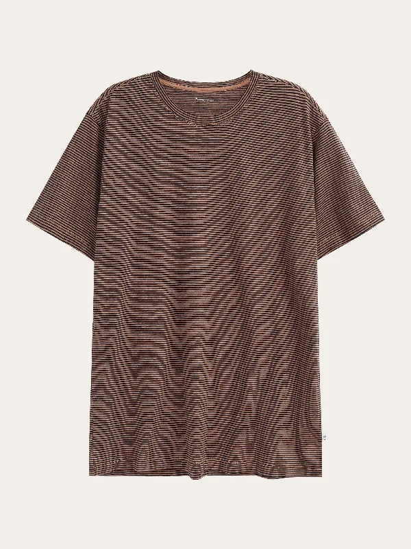 Men's eco-blend t-shirt-Narrow striped slub t-shirt - Brown stripe