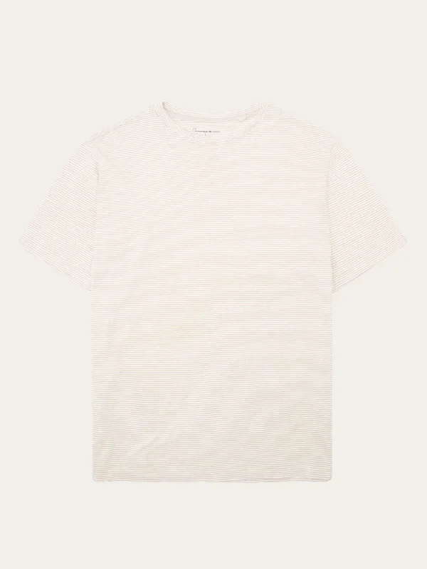 Men's ultra-light t-shirt-Narrow striped slub t-shirt - Creme Stripe