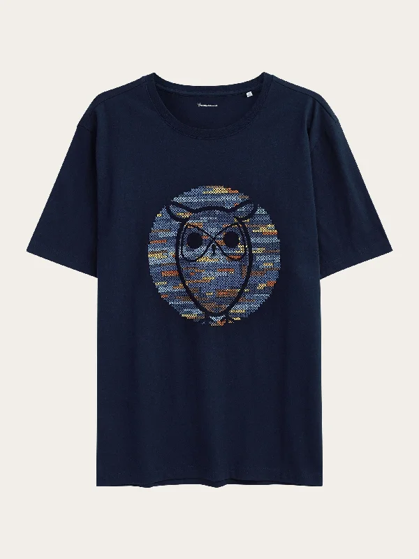 Men's casual comfort t-shirt-Regular short sleeve heavy single owl cross stitch print t-shirt - GOTS/Vegan - Night Sky