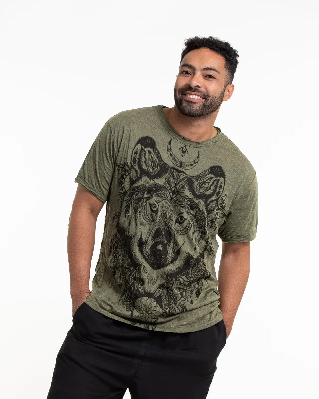 Men's moisture-wicking athletic t-shirt-Mens Wolf T-Shirt in Green