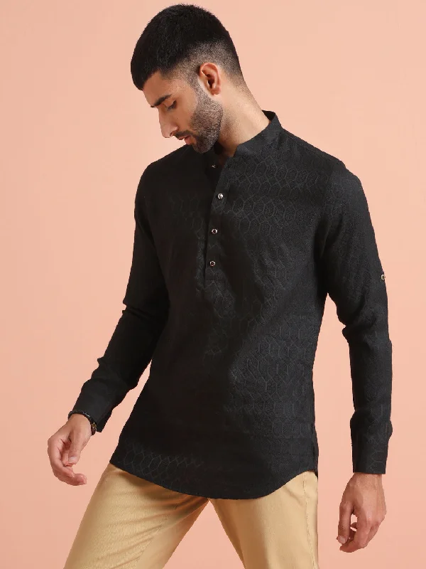 Men's naturally breathable dress shirt-Men Black Woven Design Short Kurta