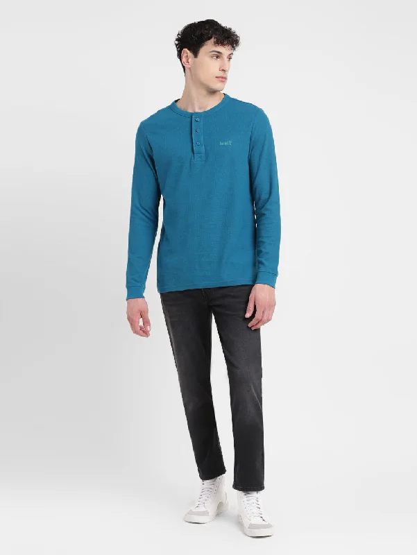 Men's relaxed weekend t-shirt-Men's Solid Henley Neck T-shirt